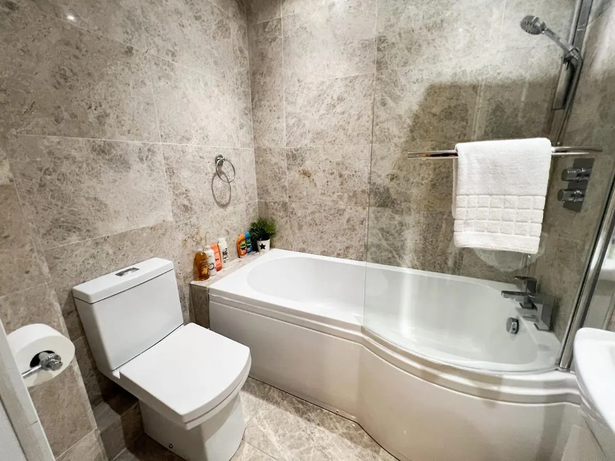 Apartment Spacious Flat Sleeps 8 Near Princes Street Edinburgh
